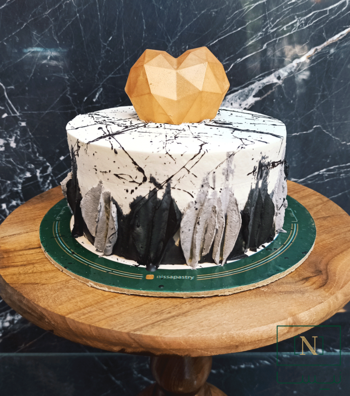 کیک قلب طلایی نیسا